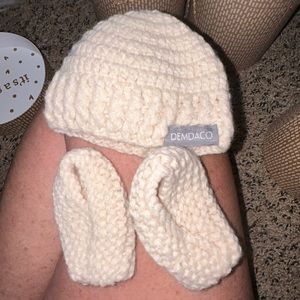 50%offw❤️ Demdaco Faith Can Move Mountains Hat & Booties Gift Set HG110